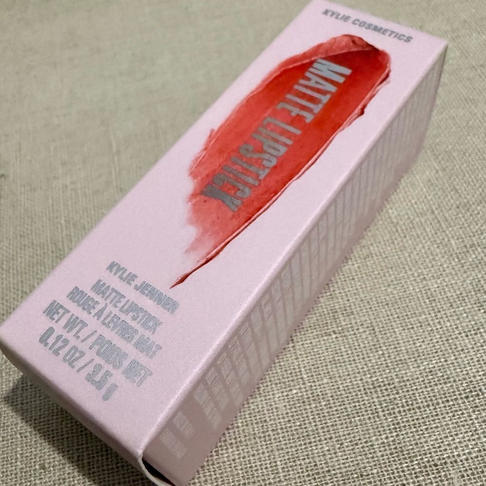 KYLIE COSMETICS MATTE LIPSTICK – 209 SUMMER SOMEWHERE - Picture 13 of 17